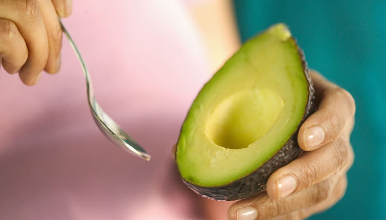 El aguacate te hace más feliz, previene el cáncer, controla el colesterol y tiene 3 beneficios más