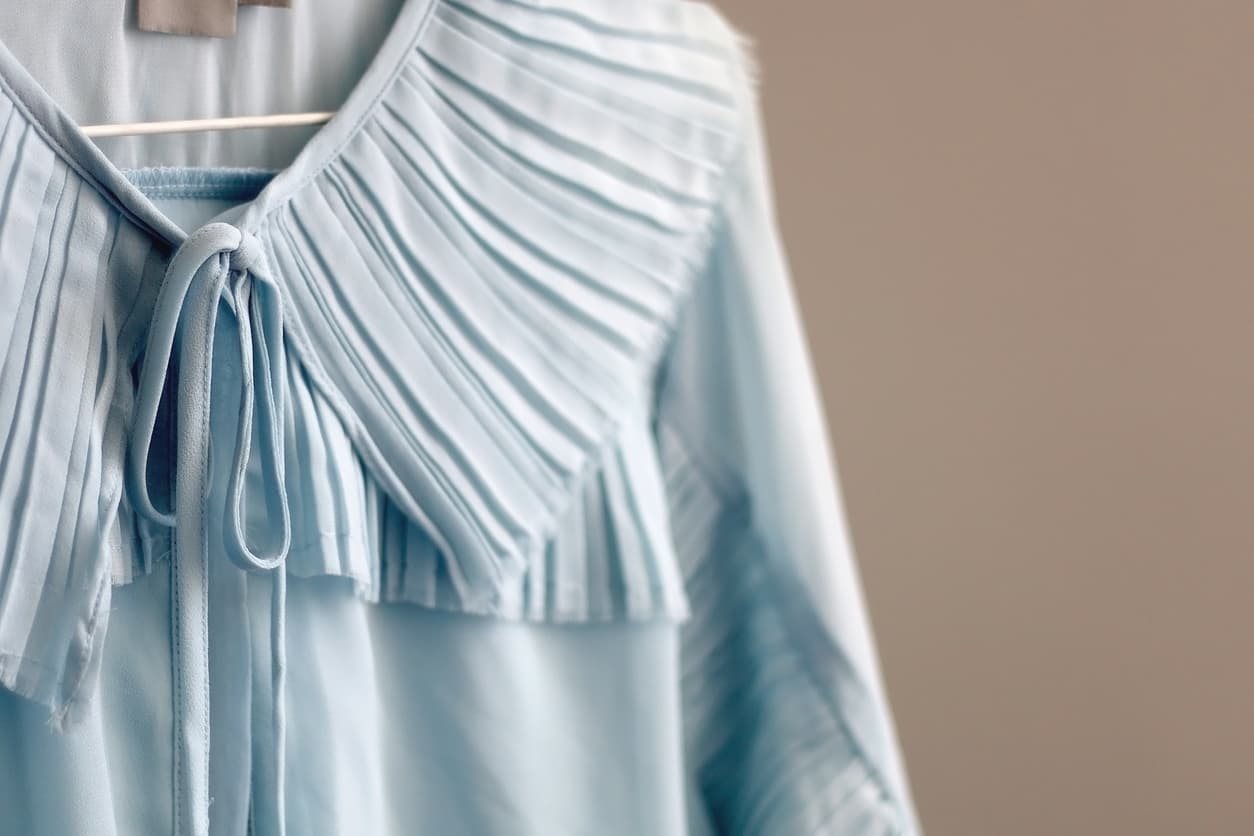 El cuello bobo es el accesorio que necesitas este 2021: te hace lucir tierna, pero fashion