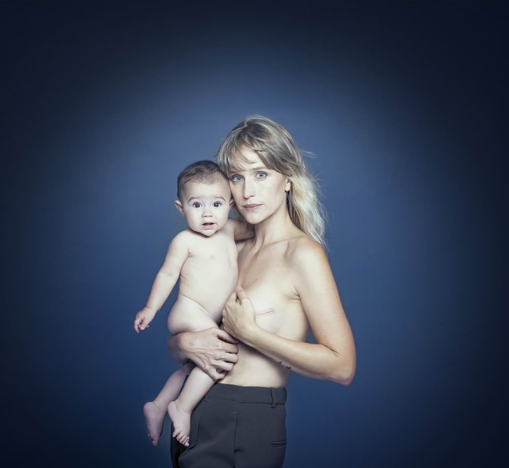 Famosas argentinas ponen el cuerpo por el cáncer de mama y las imágenes son impactantes