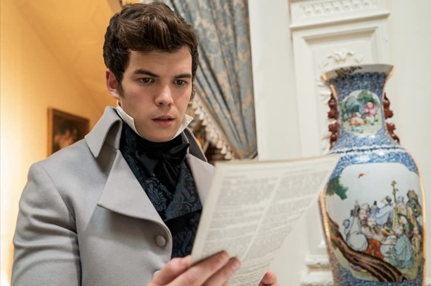 <b>Collin Bridgerton</b>
<br>En la ficción el personaje de Luke Newton se ha convertido en uno de los favoritos porque muchos fans de la serie de Netflix quieren saber cómo se va a desenvolver su historia con Penélope (su vecina secretamente enamorada de él).