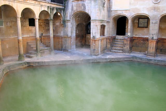 Así eran los extravagantes y sorprendentes baños públicos de la antigua Roma