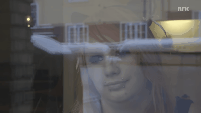 No es chiste, esta mujer piensa que es un gato y es muy, muy gracioso... e inquietante