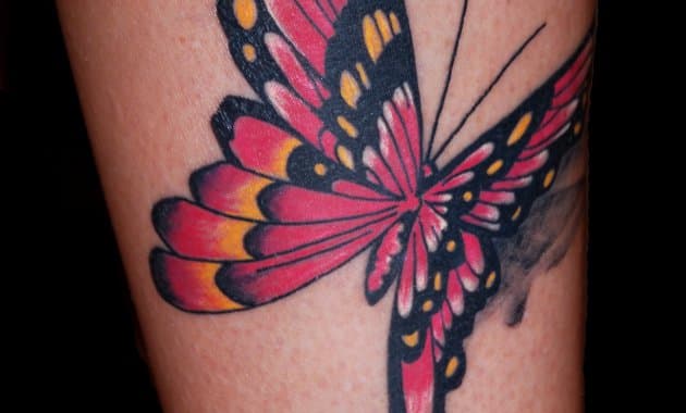 Diseños de mariposas: el colorido tattoo de Rakel
