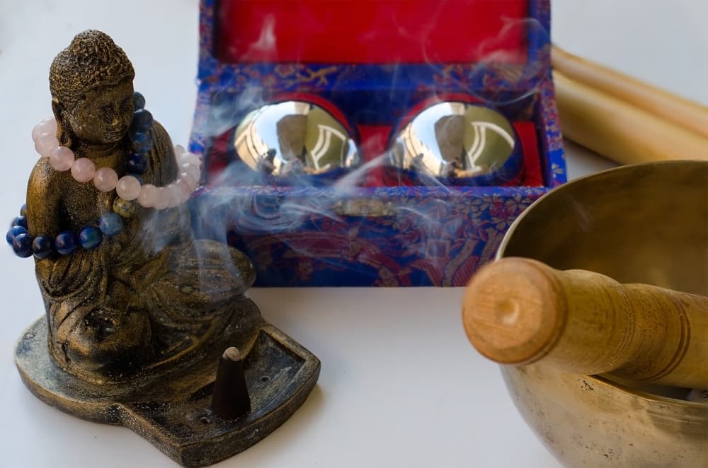 ¿Alguien te regaló unas esferas chinas que tan solo acumulan polvo como decoración? Pues hoy aprenderás a usarlas 