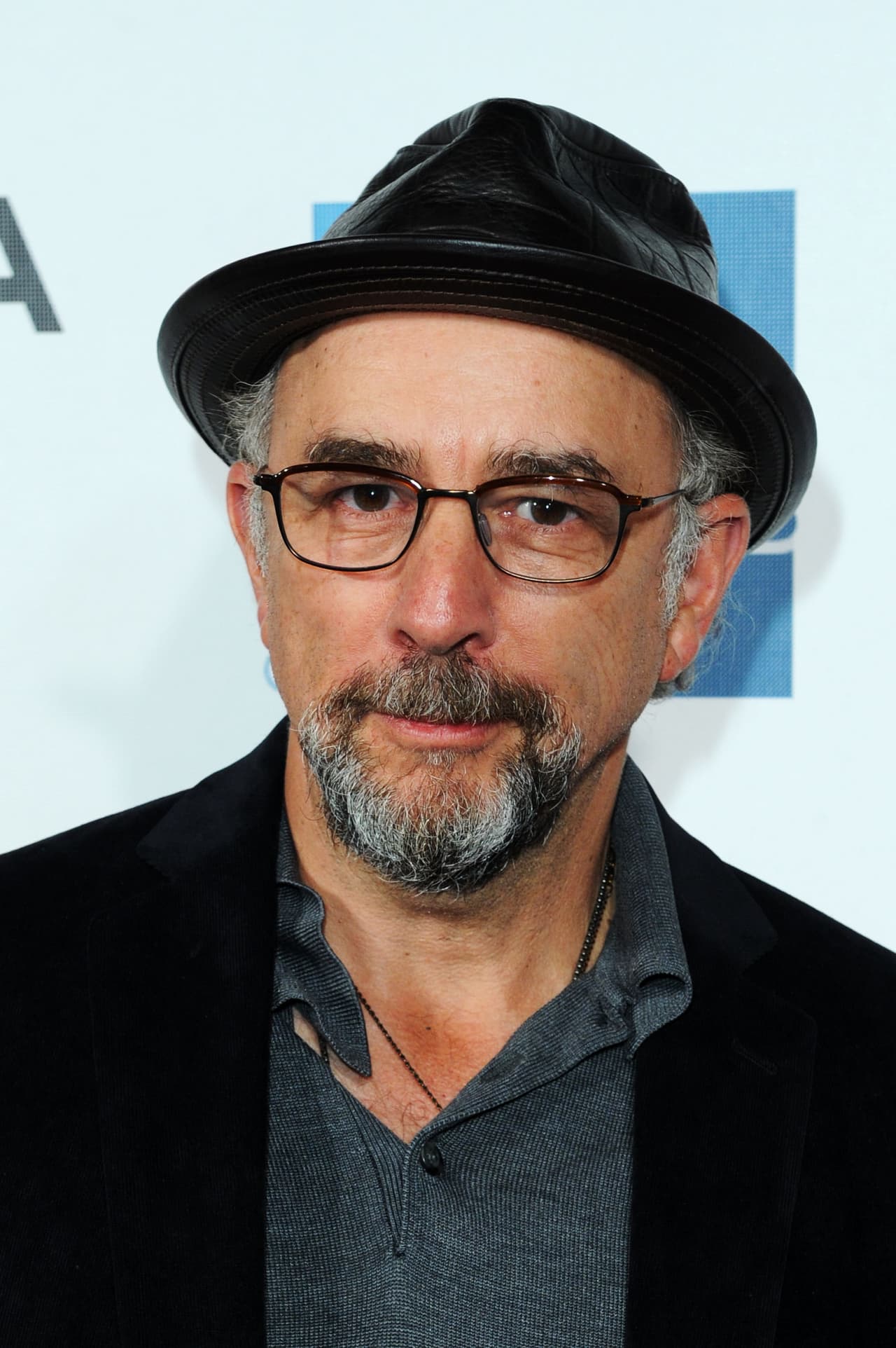 Man of Steel: Richard Schiff será Emil Hamilton