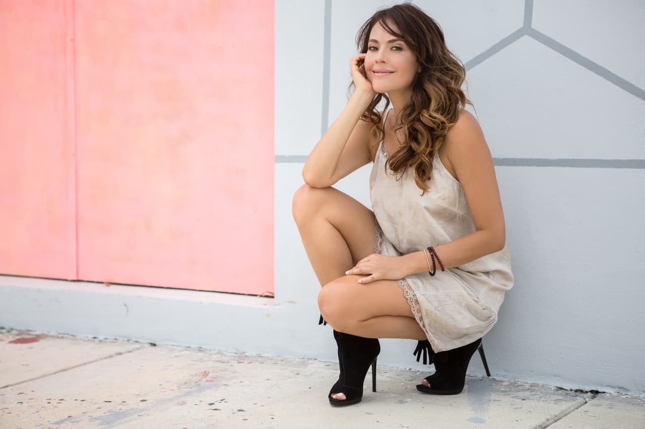 Cristina Umaña, actriz de Narcos, nos cuenta detalles de la serie y de su personaje