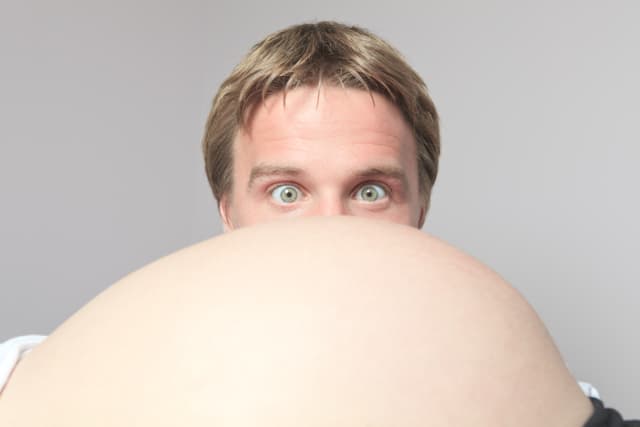 ¿Qué pasa si un hombre queda embarazado? Aquí tienes la respuesta científica