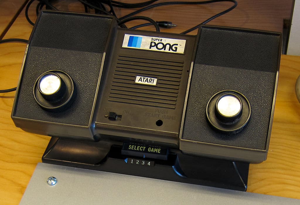 Las dos primeras consolas: "Magnavox Odyssey" y "Atari Pong"