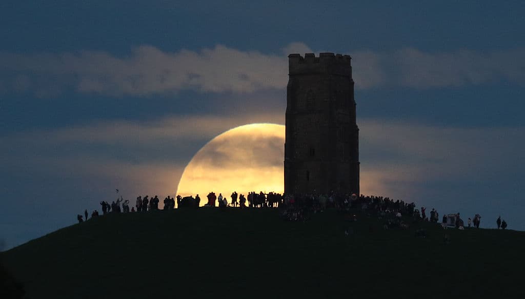 La última superluna del 2019 afecta a TODOS los signos: presta atención a tus relaciones