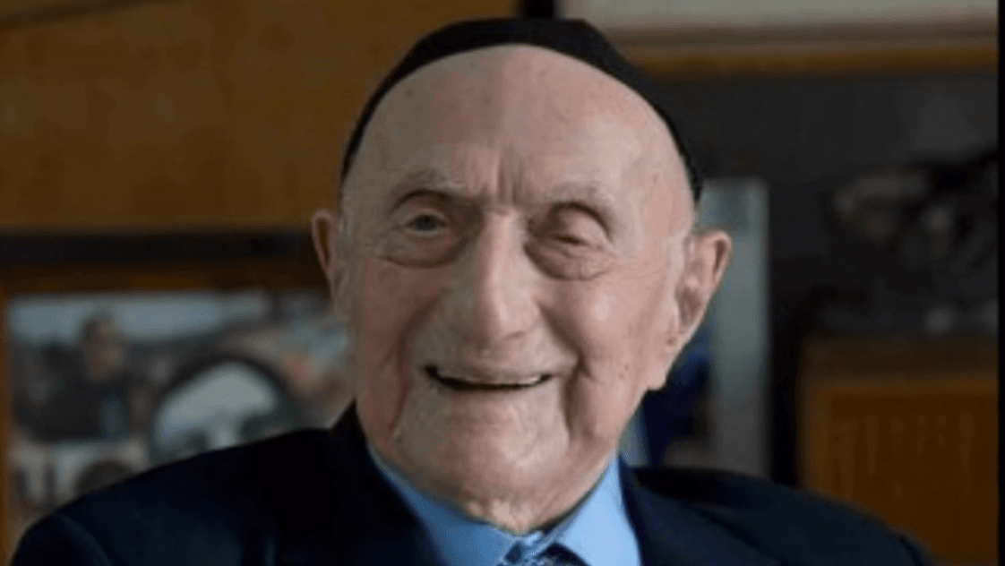 El hombre más viejo del mundo celebrará ahora su bar mitzvah