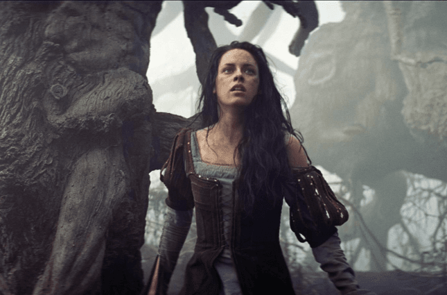 Se acerca The Hunstman: Winter's War, una película ideal para fanáticos de Game of Thrones, de Frozen y de Blancanieves