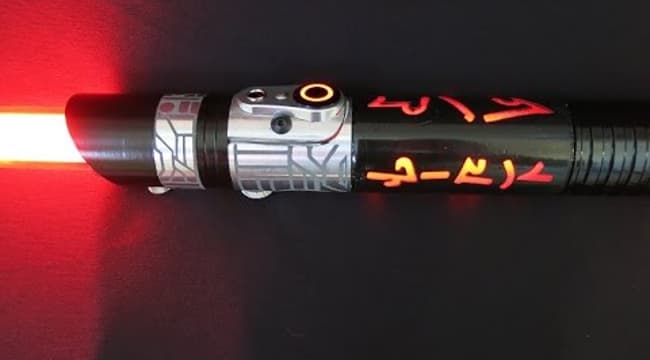 ¿Sabías que puedes tener tu propio lightsaber totalmente personalizado? Descubre cómo hacerlo