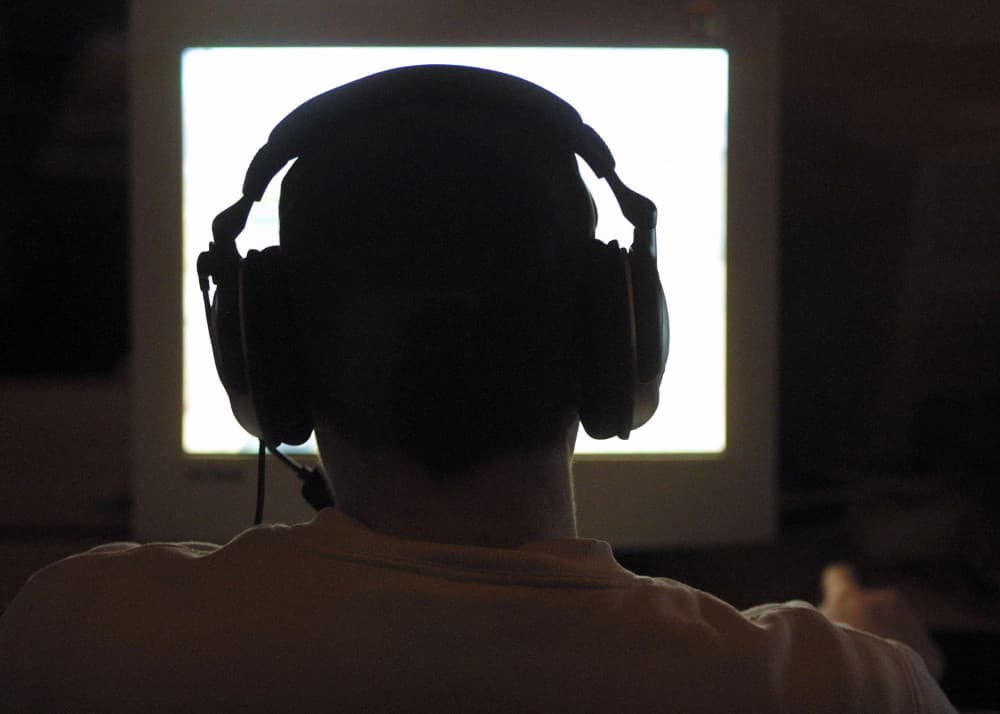 Dos hombres son acusados de usar la IA para crear contenido de pornografico con celebridades
