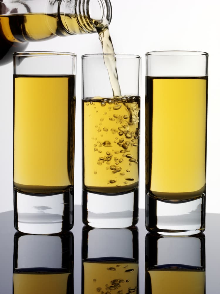 ¿Un mezcalito? Está de moda, pero tal vez no lo tomas de la manera correcta