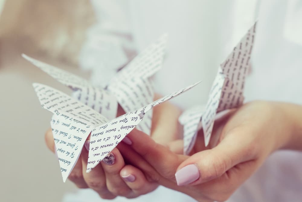 El paso a paso para crear estas hermosas y fáciles MARIPOSAS de ORIGAMI que te enamorarán