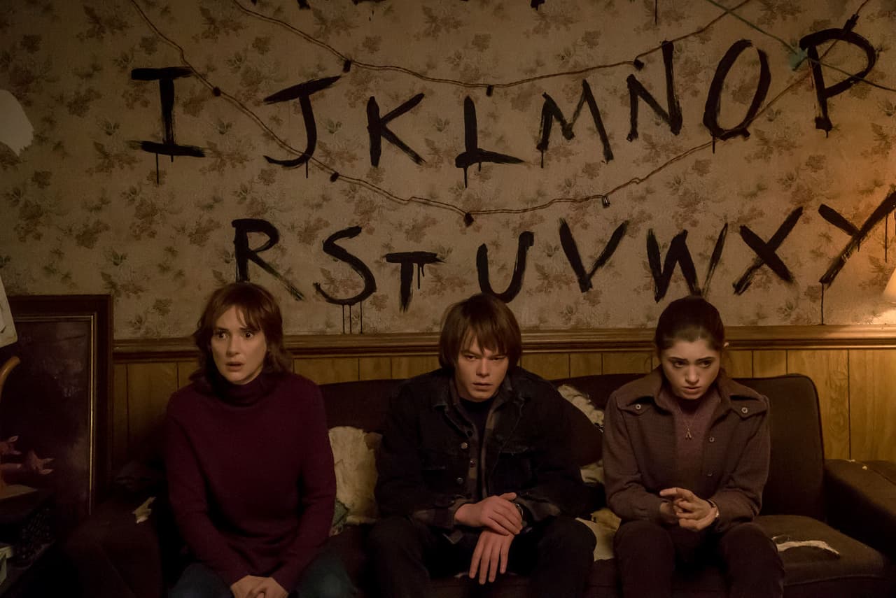 Un vistazo a Stranger Things, la nueva serie de terror de Netflix protagonizada por Winona Ryder
