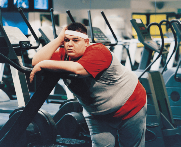 Olvídate para siempre de los rollitos en la espalda con esta rutina de 10 minutos