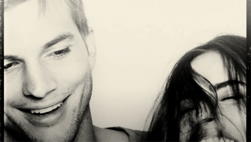 11 cosas que hace esa parejita enamorada en Facebook hasta que vomitas arcoiris