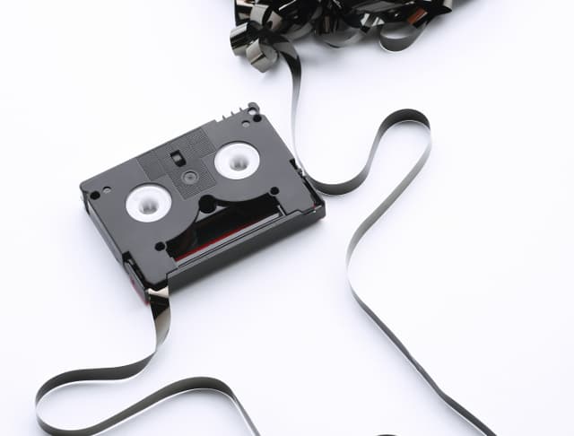 13 tapas de películas de terror en VHS que te darán más risa que miedo