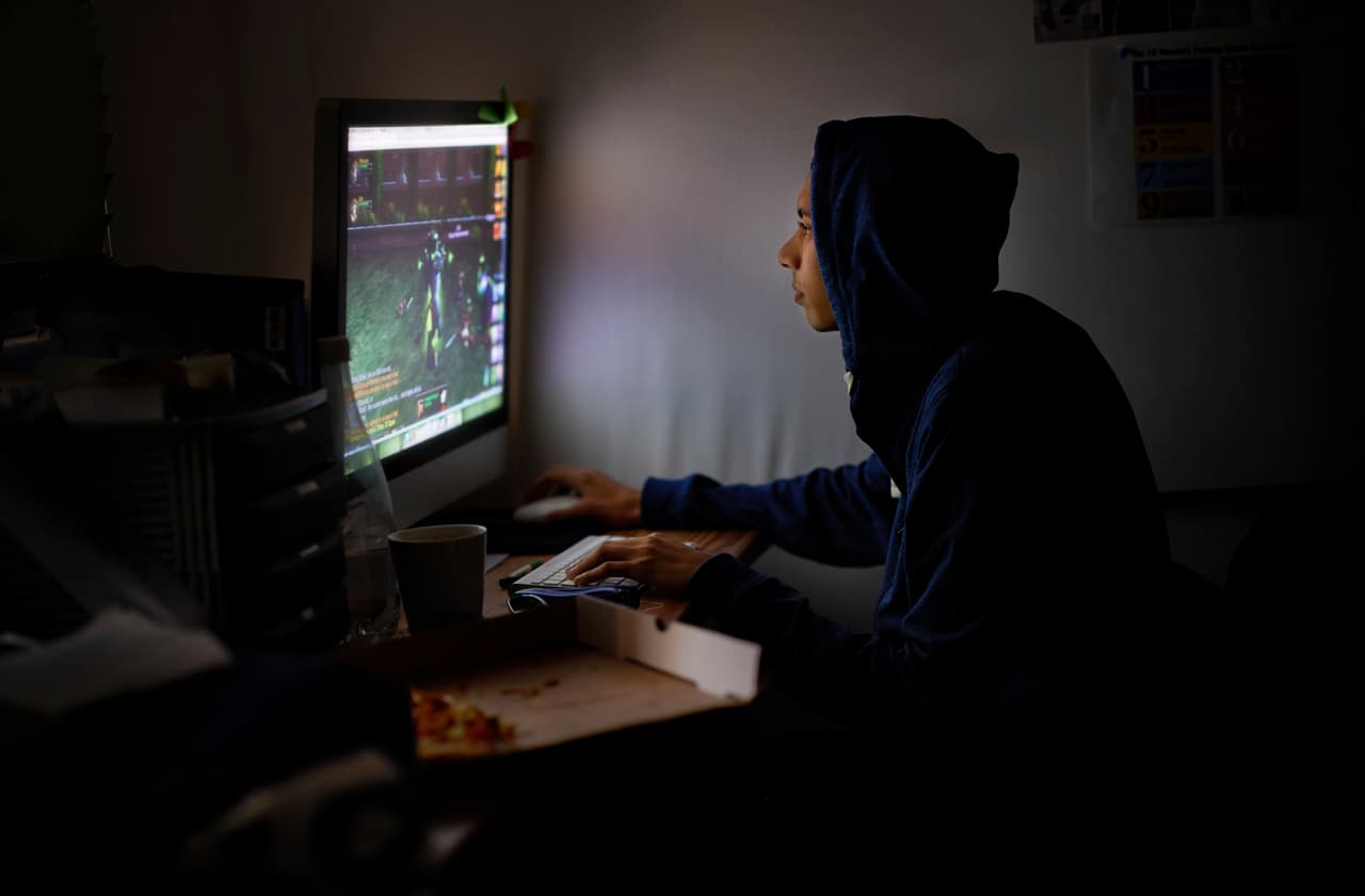 ¿Por qué es mejor jugar videojuegos que usar redes sociales (según la ciencia)?