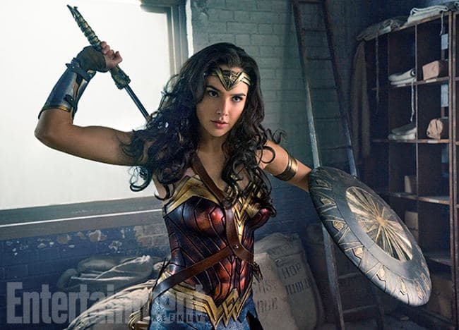 Wonder Woman se prepara para la batalla en nuevas imágenes de la película y detrás de escenas