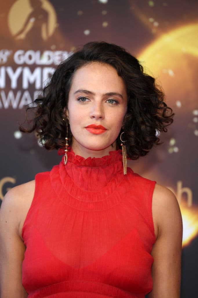 ¿Tienes el cabello rizado? Inspírate en los cortes de estas 11 famosas y elige el mejor para ti