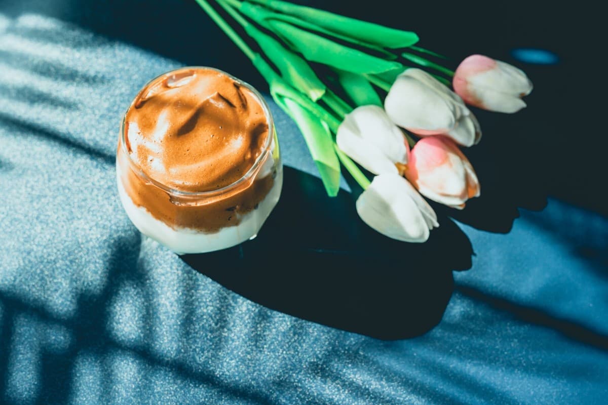 Cómo hacer el café dalgona, la bebida viral de TikTok 