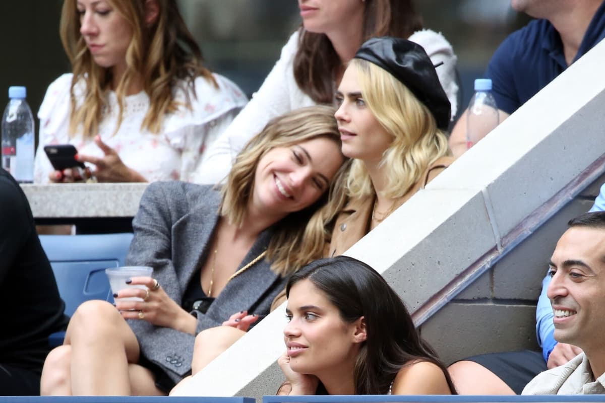 Cara DeLevingne y Ashley Benson se separan: el Internet pide cancelar el 2020