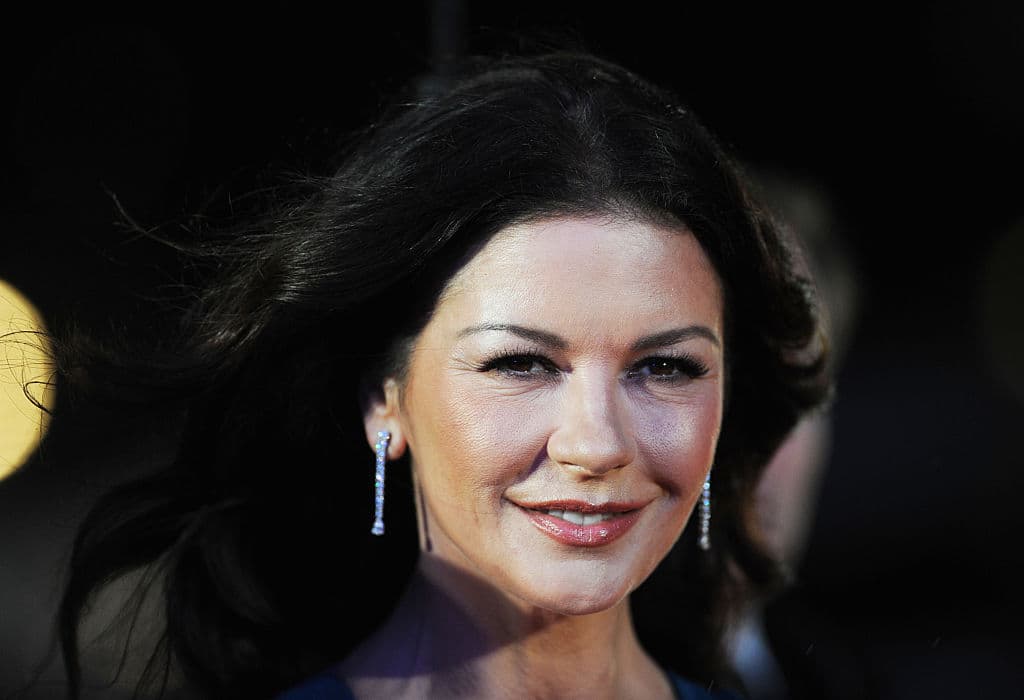 Catherine Zeta-Jones nació para interpretar a Morticia Addams: 8 looks que lo prueban