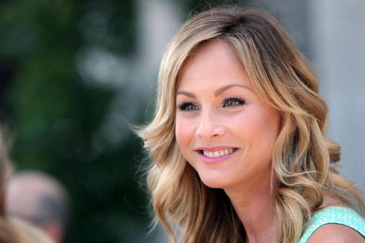 La nueva Bachelorette es traga años y su edad no es lo único que te sorprenderá de ella