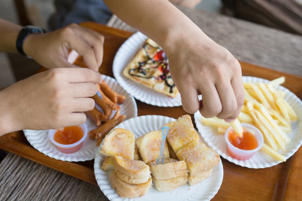 Si deseas adelgazar, deberías evitar estas comidas antes de dormir