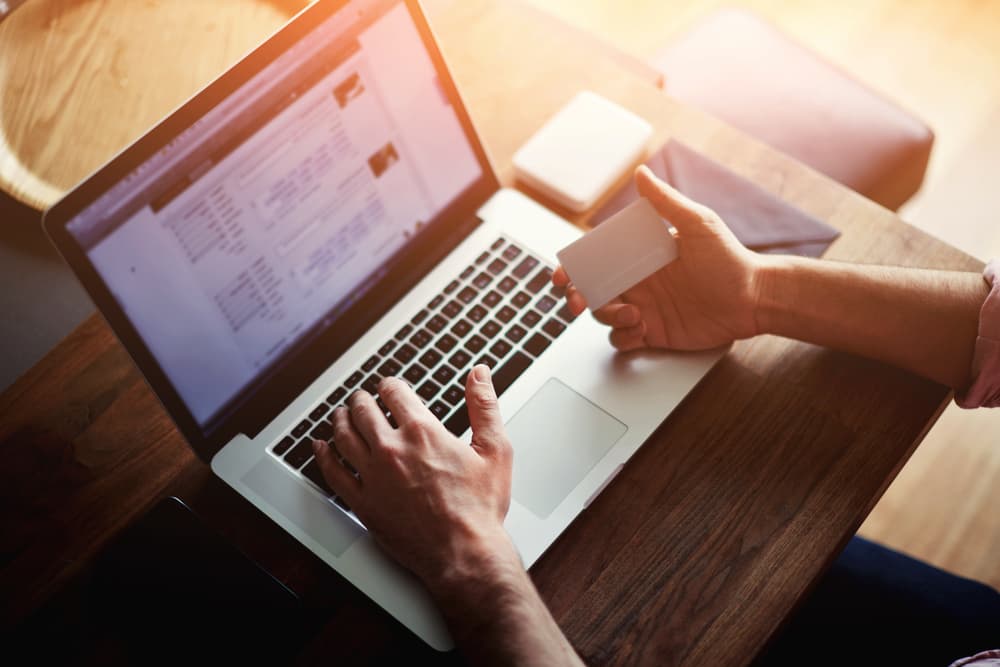 ¿Cómo deberías actuar en una entrevista grupal?