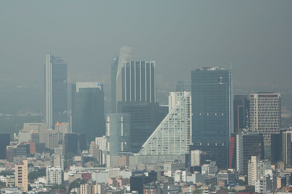 ¿Insomnio por culpa de la contingencia?: así es como la contaminación afecta tu sueño