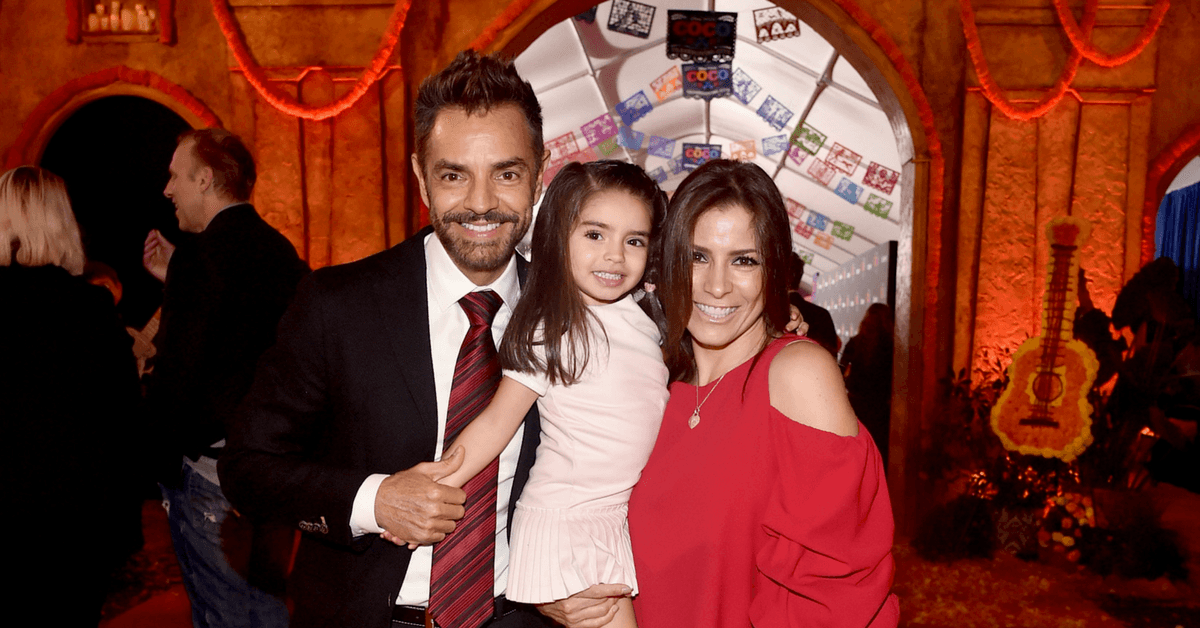 Aitana Derbez anunció los nominados al Premio Lo Nuestro y resultó mejor conductora que su papá