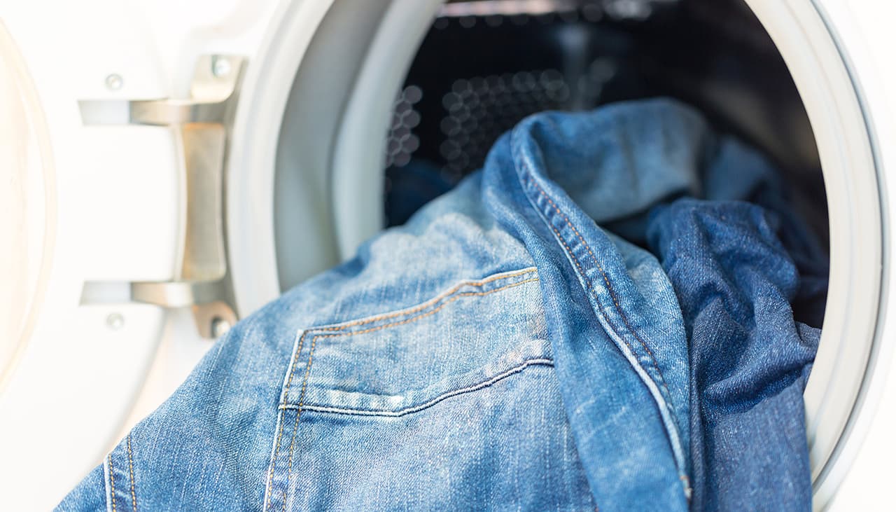 Cómo dejar las calzas de jean más ajustadas: tres trucos para cuando se estiran