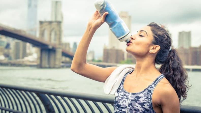 ¿Cómo evitar que la resaca afecte tu rostro?