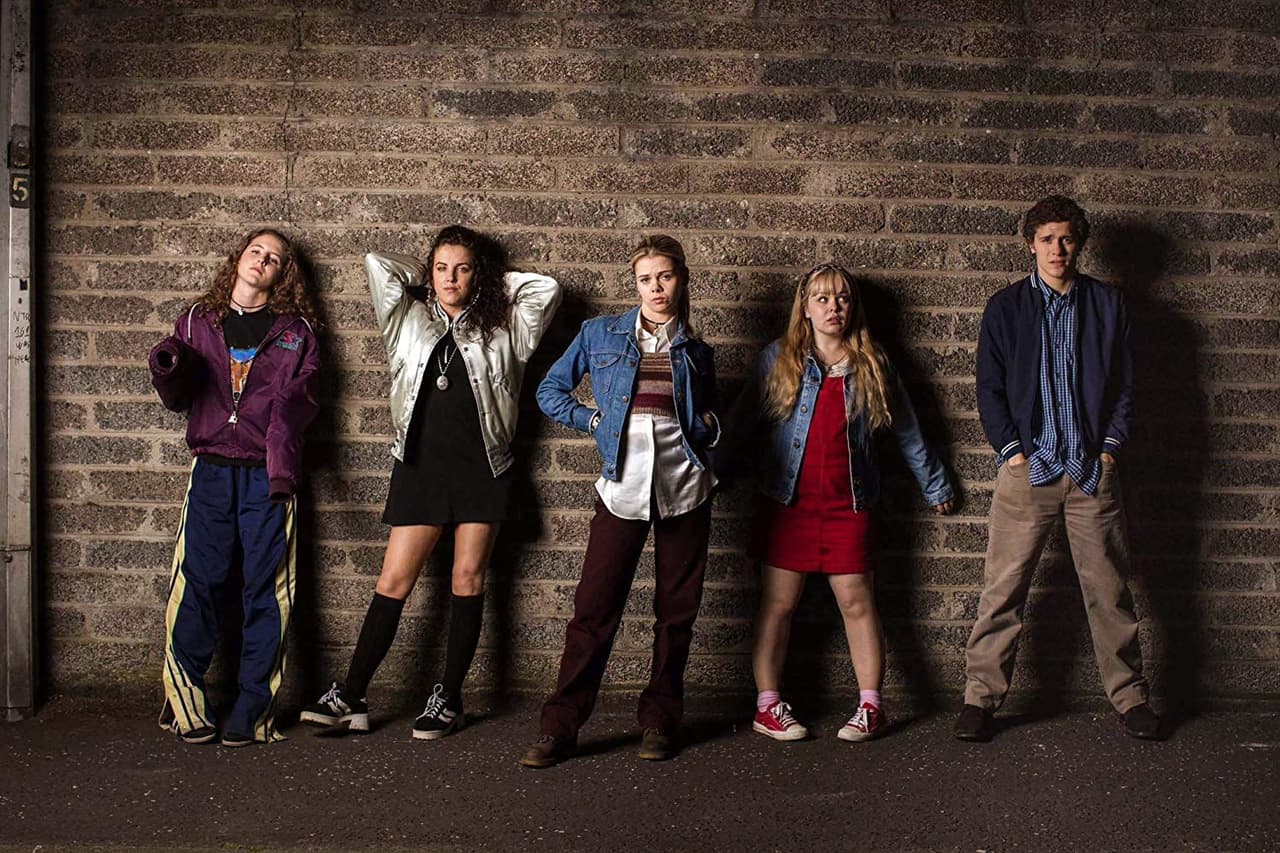 Derry Girls puede ser tu próxima gran obsesión en Netflix y es un viaje a los frenéticos 90