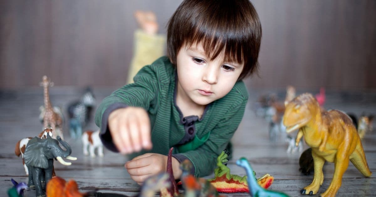 Los dinosaurios ayudan al desarrollo de los niños, los expertos explican cómo