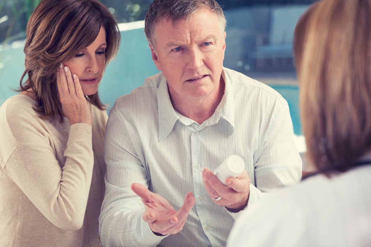 Así es como debes comunicarte con tu doctor cuando sientes que no te escucha