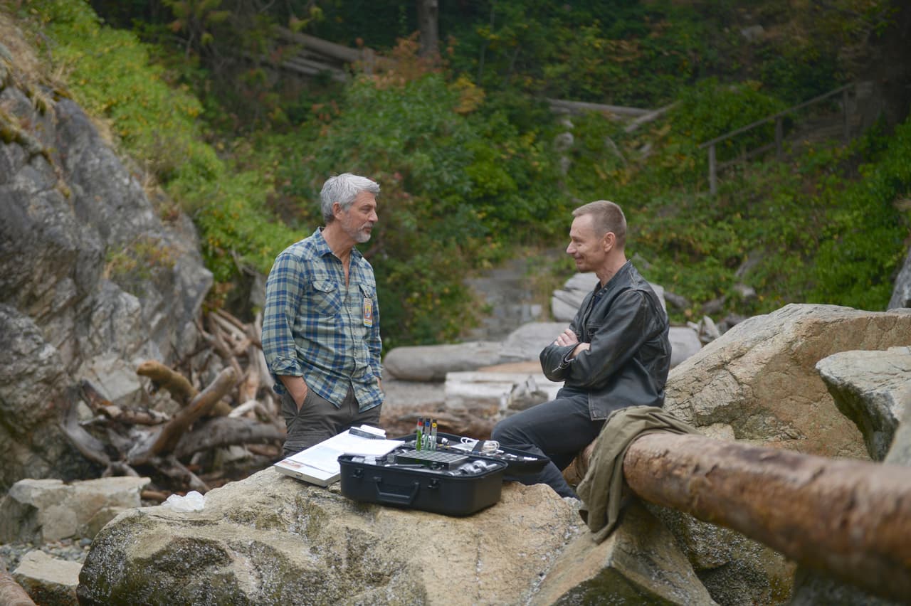 «Váyanse a la mi****»: la polémica que desató el beso homosexual en la serie El Exorcista