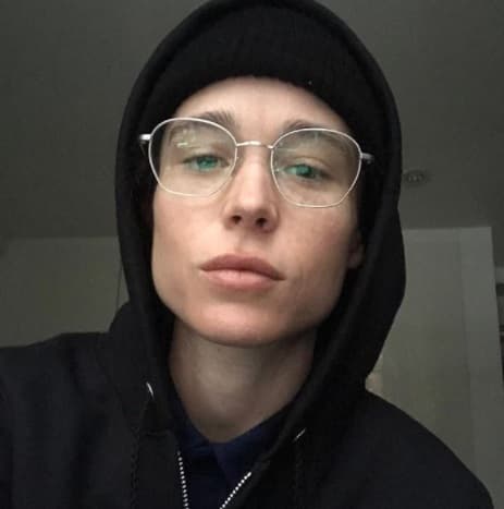 <b>Elliot Page </b>
<br>El 1 de diciembre de 2020, el actor recordado por su papel protagónico en la película ‘Juno’, informó a sus seguidores que es un hombre trans y desde entonces ha compartido con el mundo su transición.