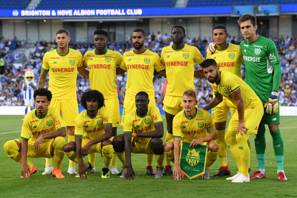 «Nala también te espera»: la desgarradora foto de la perra de Emiliano Sala aguardando su regreso