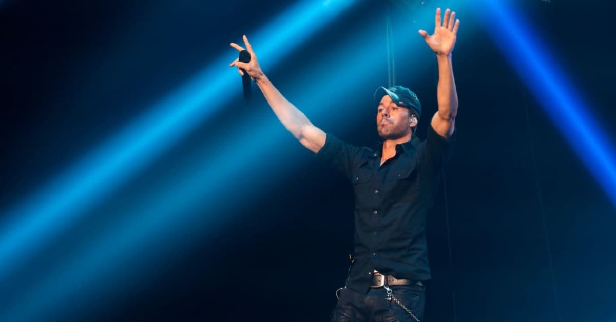 Enrique Iglesias jugando al "cochecito" con sus mellizos es lo más tierno que verás hoy