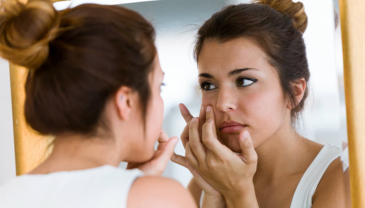 Si dejas de tomar la píldora, pueden salirte granitos por este motivo