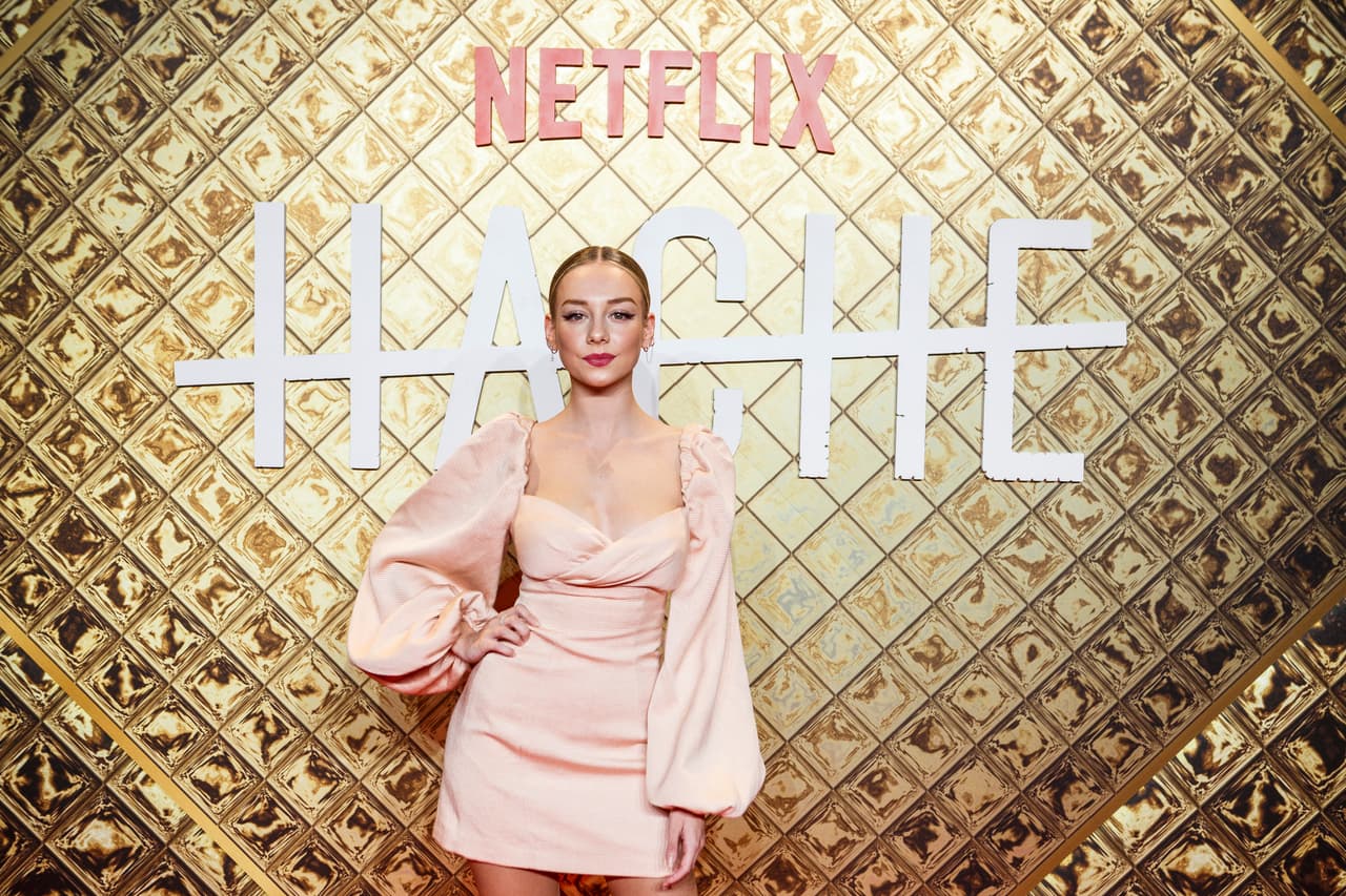 Ester Expósito tiene una doble: conoce a la tik toker que es idéntica a ella