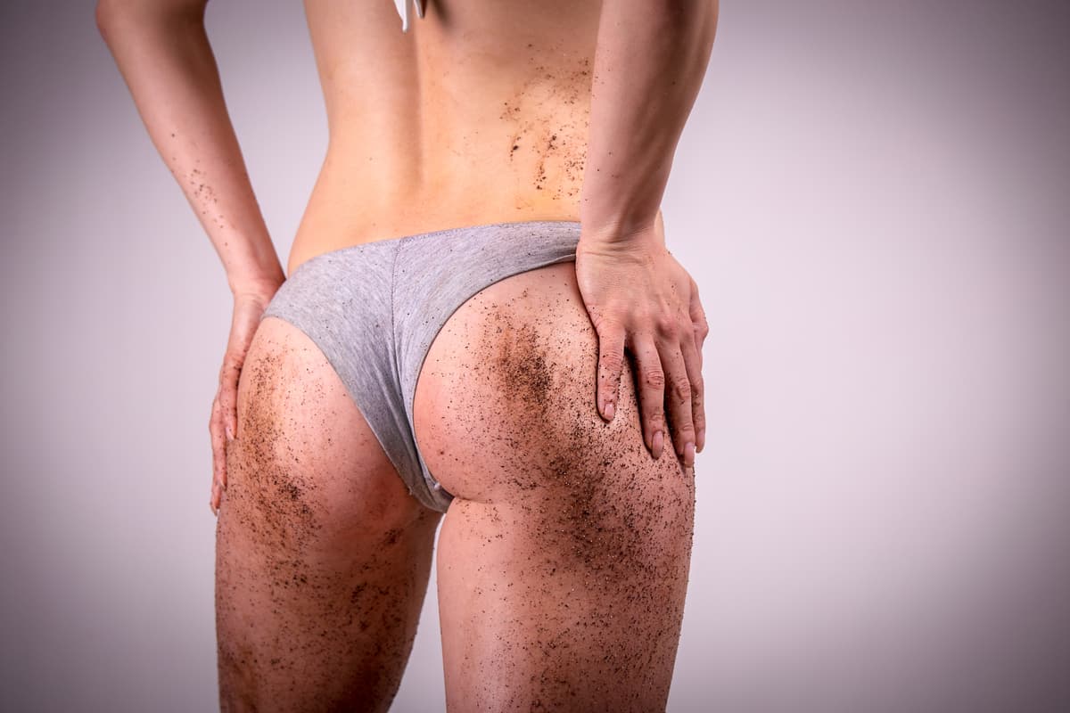 Olvídate de la celulitis con un efectivo exfoliante de café y azúcar
