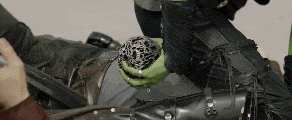 Este joven DEMANDÓ a su pareja por usar el teléfono durante Guardians of the Galaxy Vol. 2