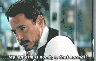 Un atento fan descubre que la mano izquierda de Tony Stark esconde una grave enfermedad 