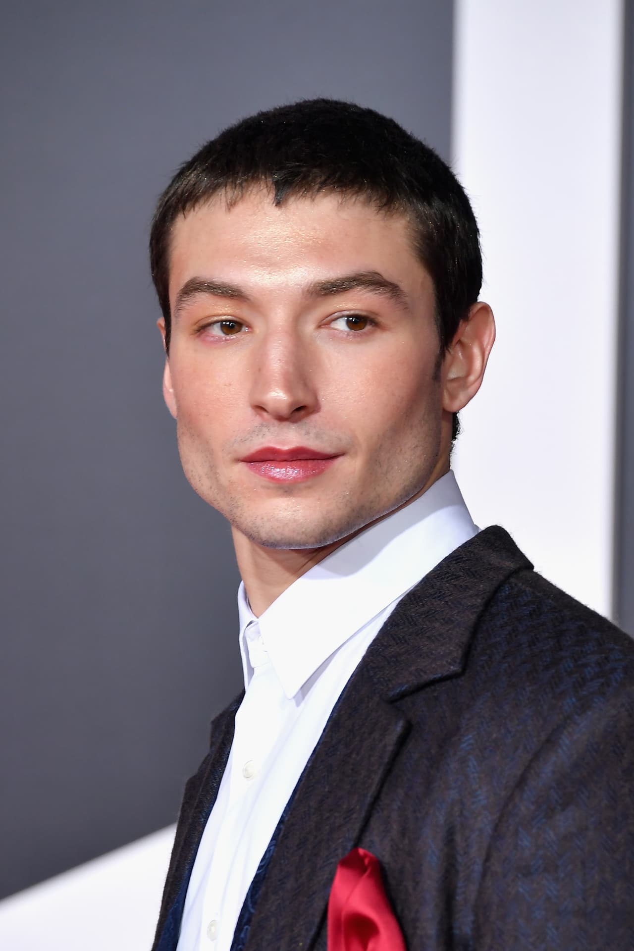 Este video de un millonario bailando en tacones y traje de baño nos dejó una importante lección