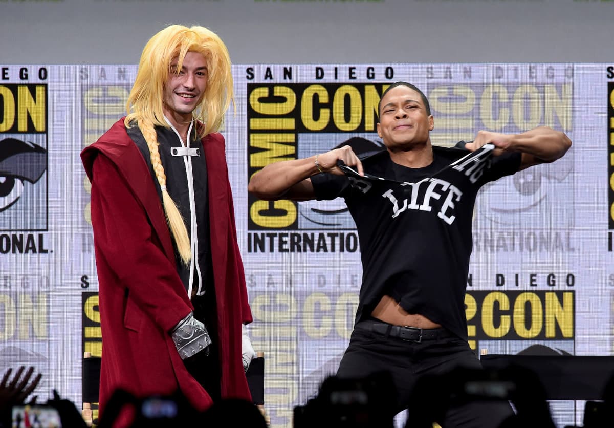 Ezra Miller es tan friki como nosotros y sus cosplays lo comprueban